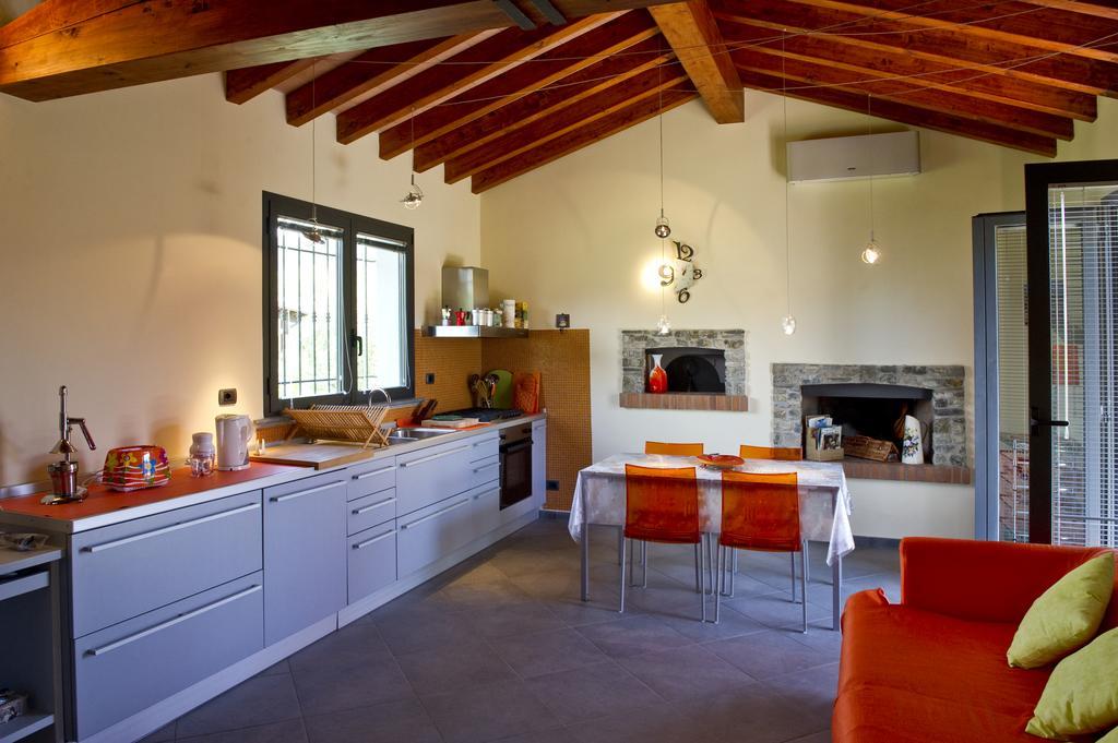 Caise Villa Castelnuovo Magra Rum bild